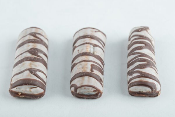 White Chocolate Berry Éclair